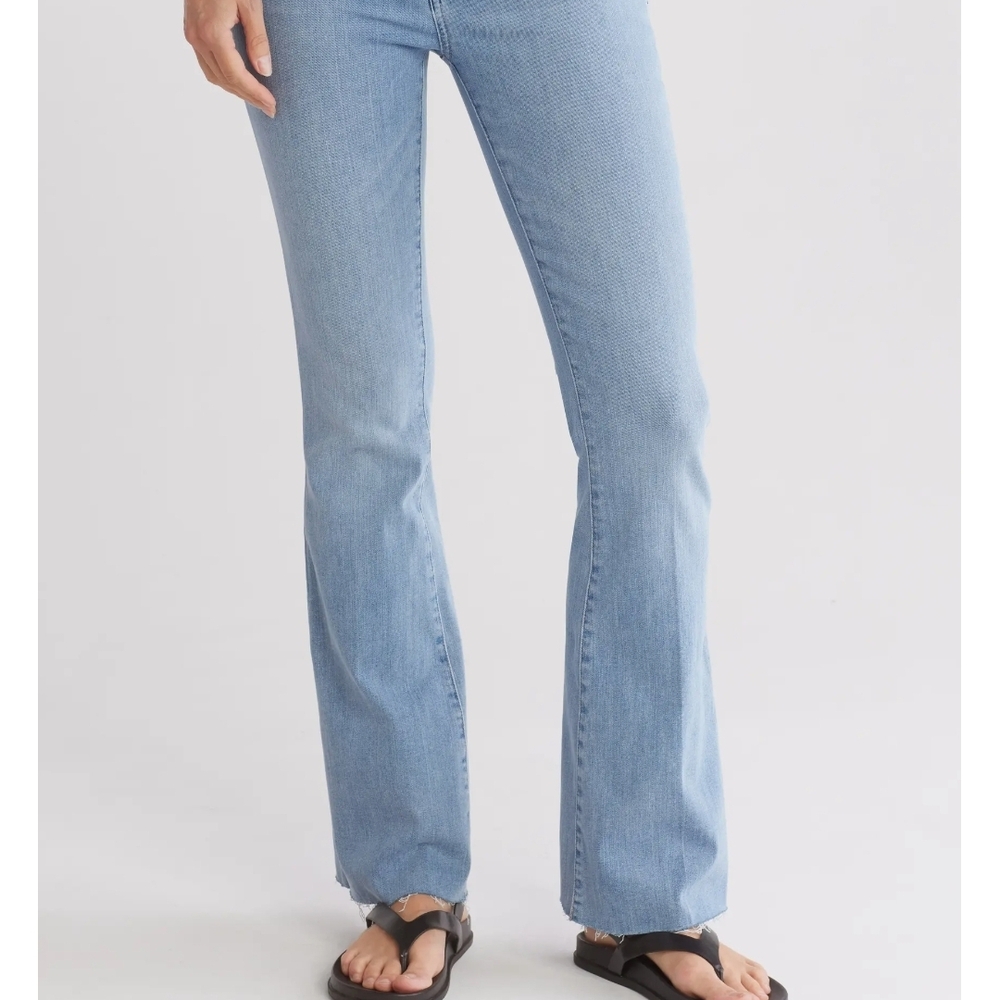 Frame Wilson Raw Hem Denim Light Blue Flare Jeans